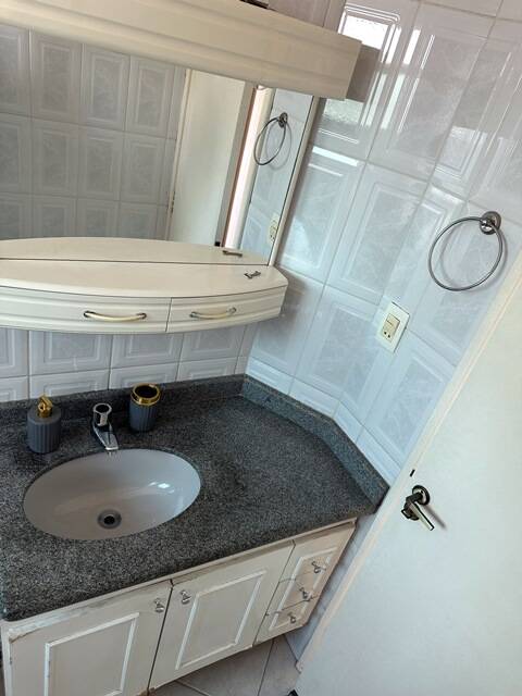 Apartamento para alugar com 2 quartos, 70m² - Foto 19