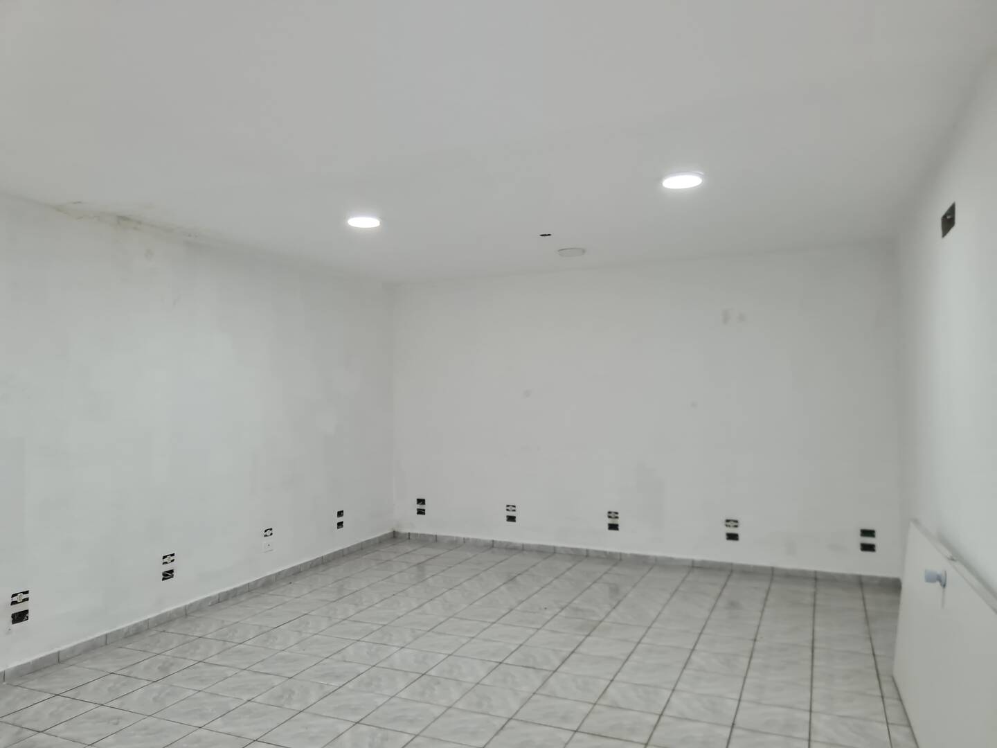 Prédio Inteiro para alugar, 200m² - Foto 4