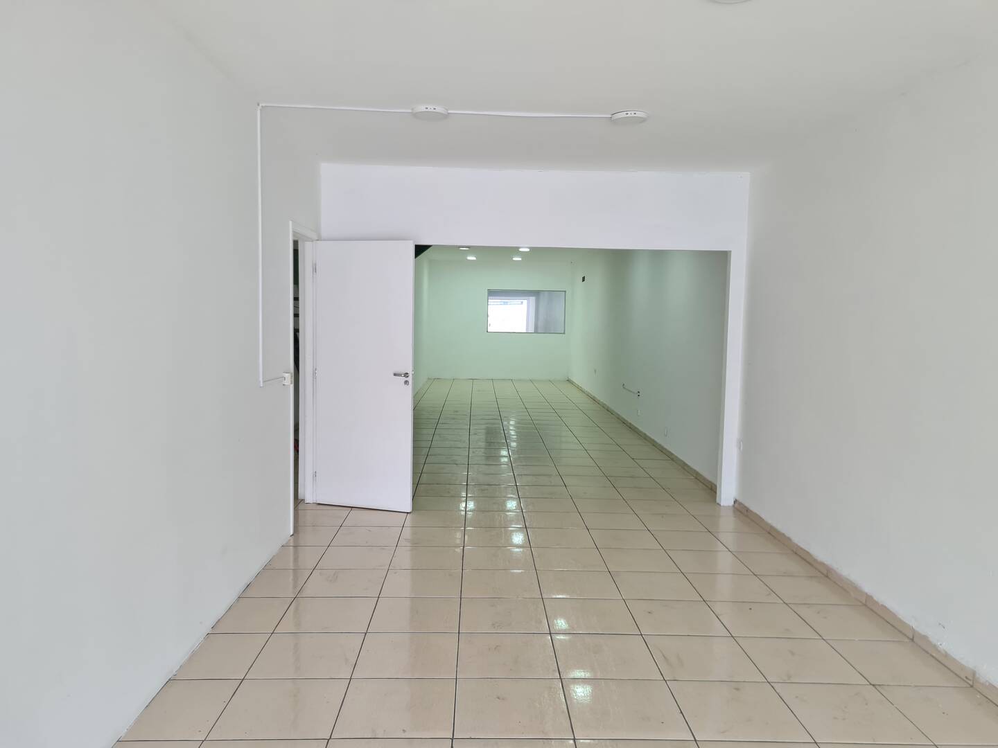 Prédio Inteiro para alugar, 200m² - Foto 12