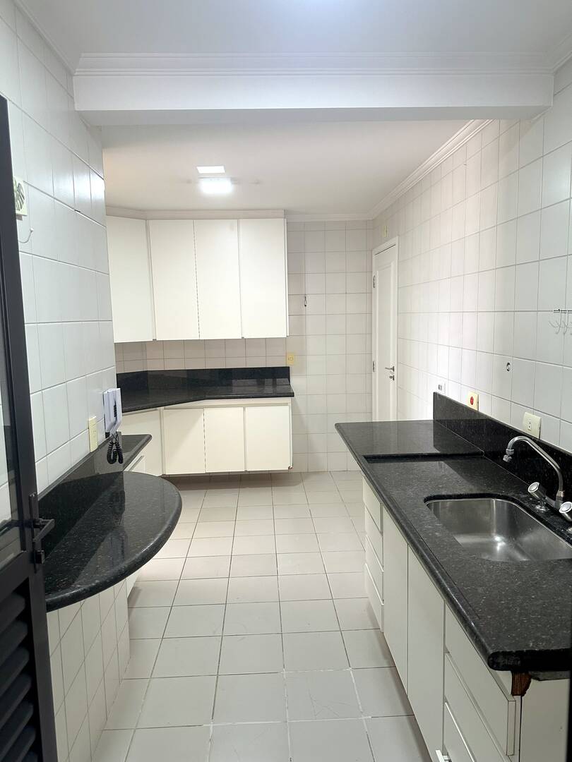 Apartamento para alugar com 3 quartos, 114m² - Foto 10